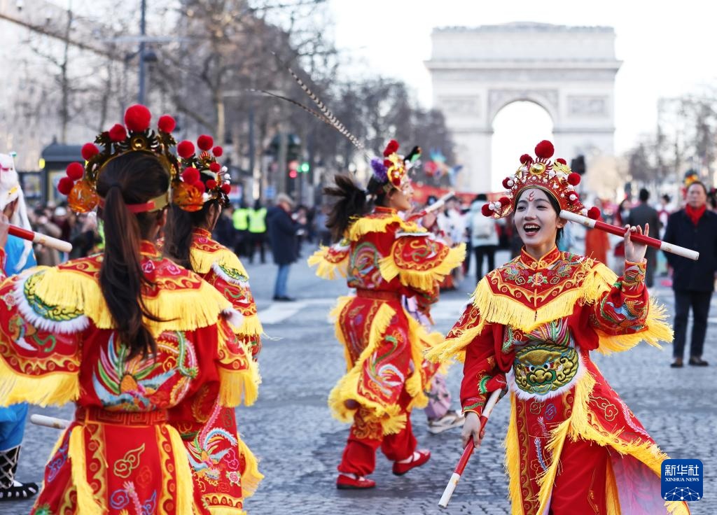 中国英歌亮相香街 中国英歌亮相香街