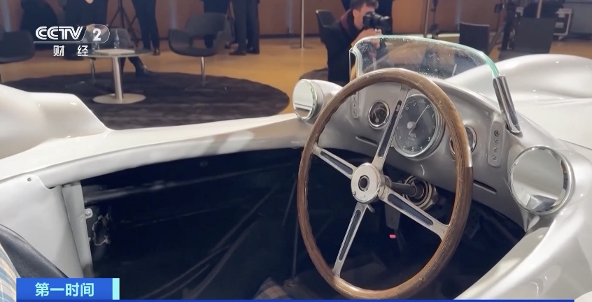 约合3.5亿元人民币!史上最贵F1赛车被拍出 约合3.5亿元人民币!史上最贵F1赛车被拍出