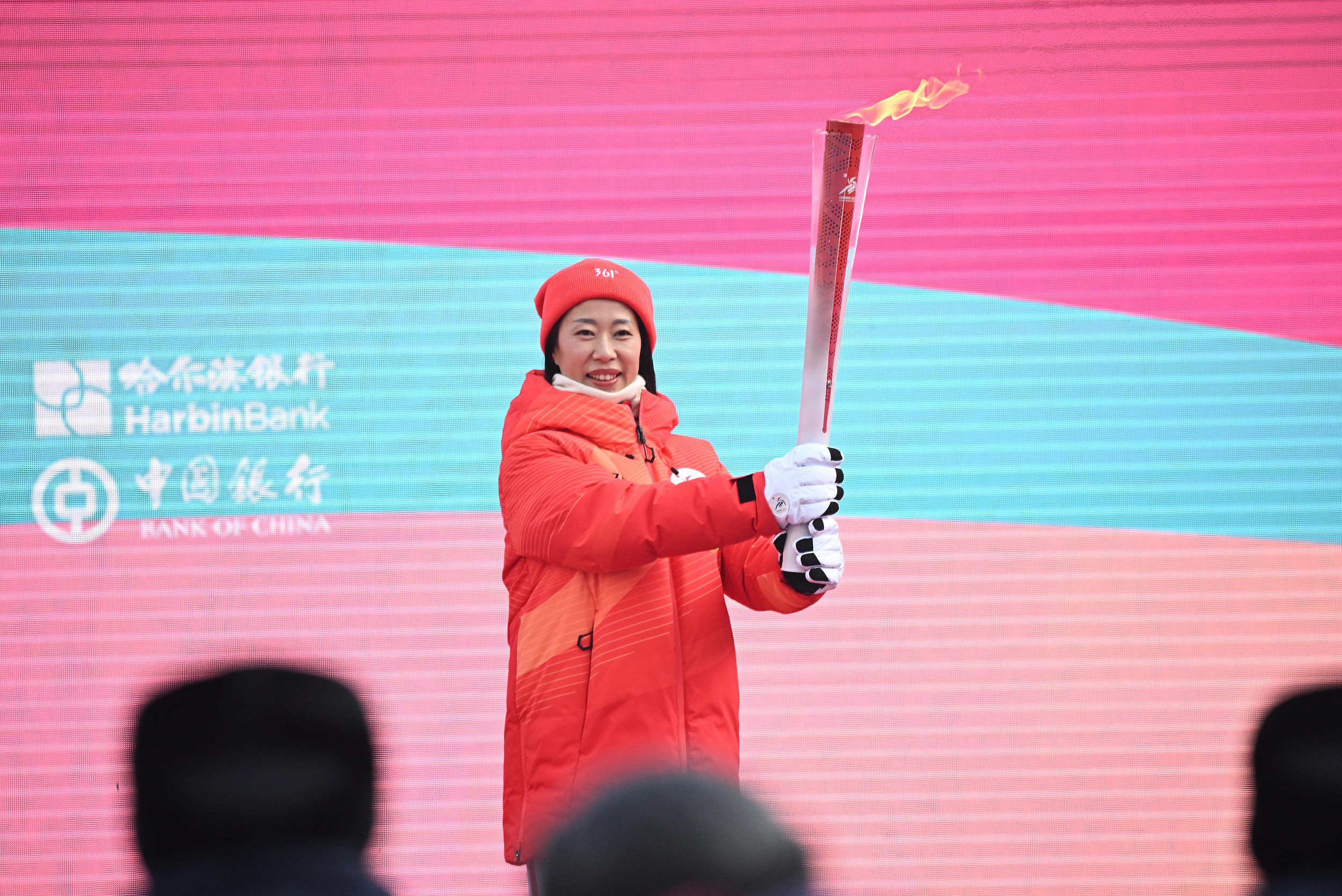 哈尔滨亚冬会火炬传递圆满收官,火炬“澎湃”蕴藏诸多细节 哈尔滨亚冬会火炬传递圆满收官,火炬“澎湃”蕴藏诸多细节