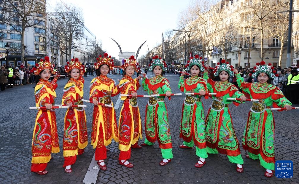 中国英歌亮相香街 中国英歌亮相香街