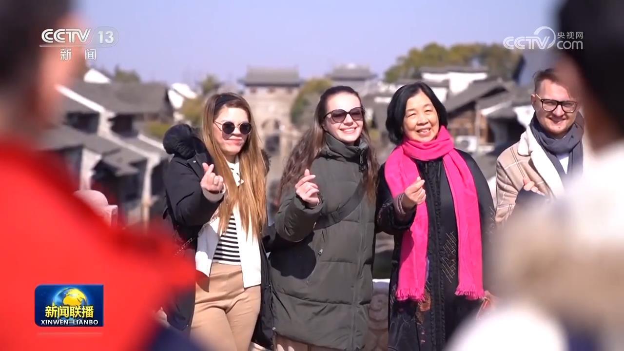 “中国游”火热 外国游客体验多彩中国年 “中国游”火热 外国游客体验多彩中国年