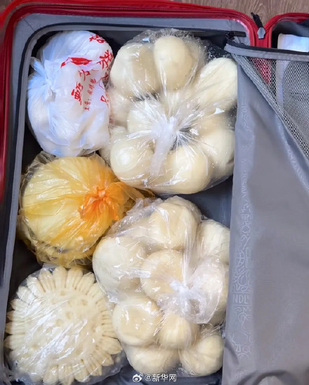 后备箱里是家人满满的爱