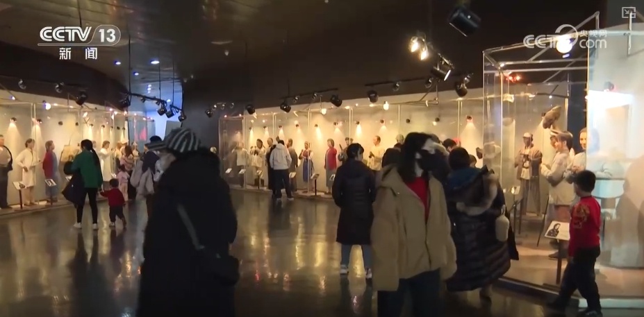 “花样”过大年解锁文化消费新场景 传统节日释放“新”活力 “花样”过大年解锁文化消费新场景 传统节日释放“新”活力