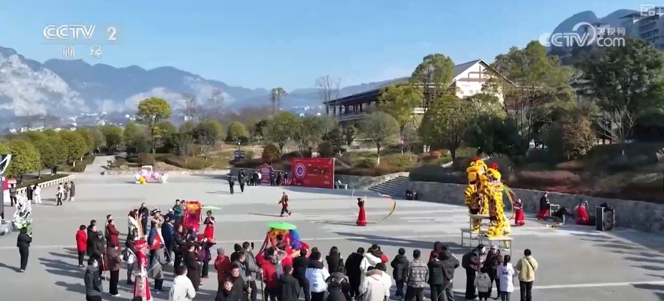 浓浓年味透着满满科技范儿 “科技过年”为春节注入生机与活力