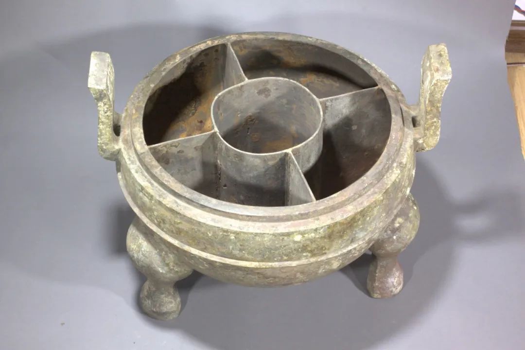 见识一下!古人的鸳鸯火锅、御寒神器、香薰机…… 见识一下!古人的鸳鸯火锅、御寒神器、香薰机……