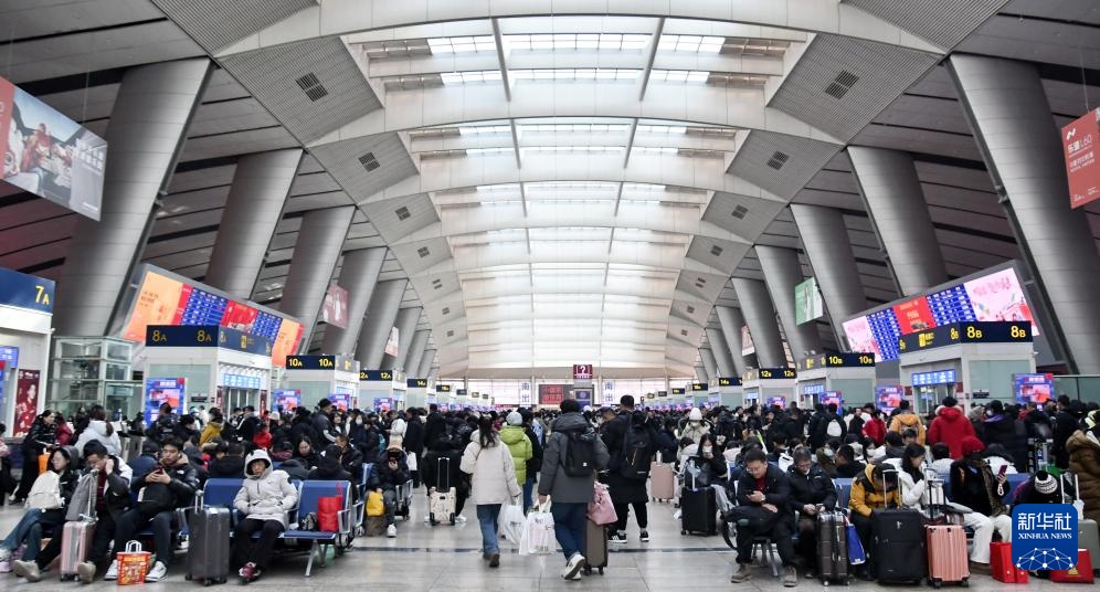新春走基层丨探访春节假期最后一天的北京南站