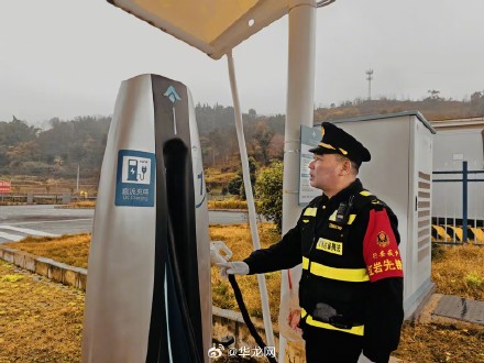 重庆高速预计今日车流量220万辆次 这些服务为你返程护航