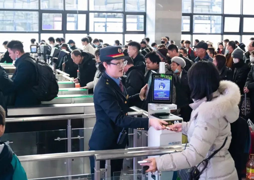 4天捡到1000多张身份证！返程路上要小心……