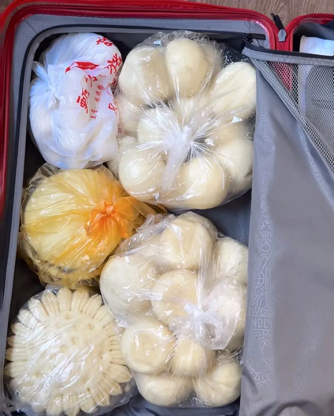 假期最后一天,后备箱的“爱”满满当当! 假期最后一天,后备箱的“爱”满满当当!