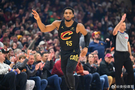 绿军四连胜凯尔特人112-105胜骑士