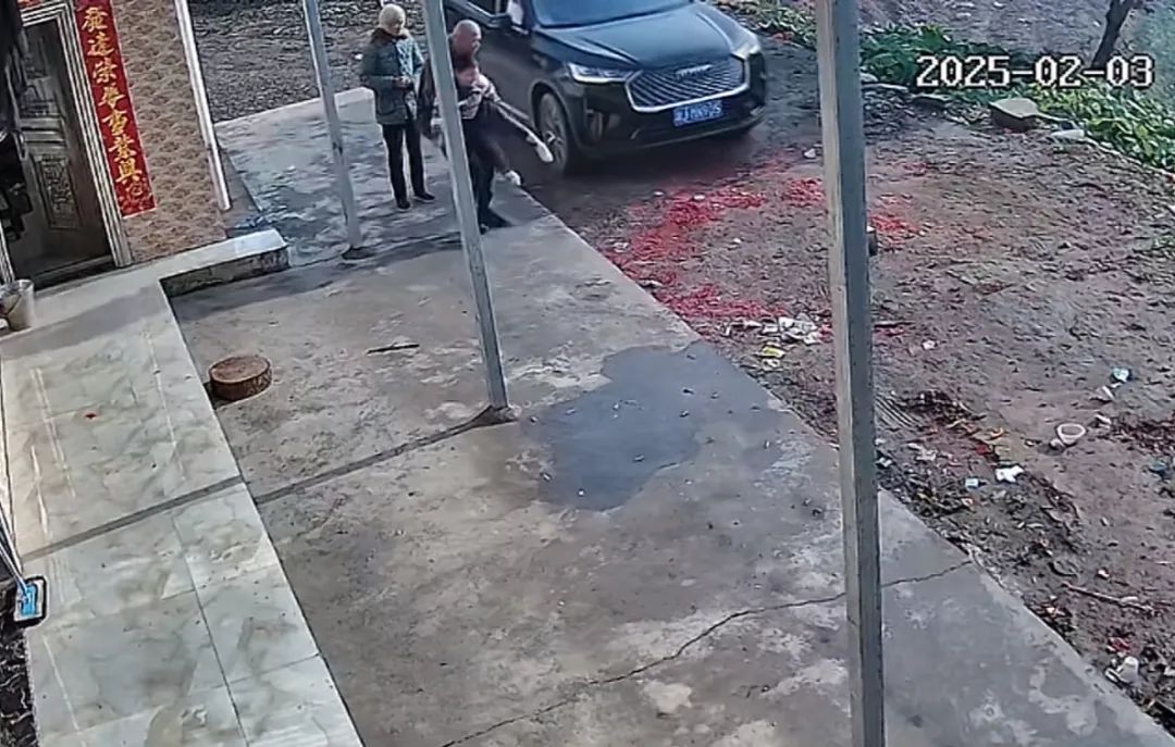 泪目！春节前后，这组监控对比冲上热搜：像一场热闹的"梦"...