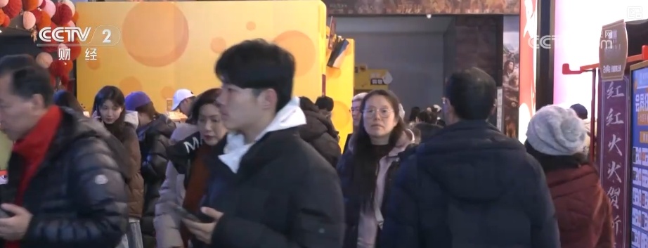 电影市场红红火火，惊喜不断！观众被影片出众口碑召回