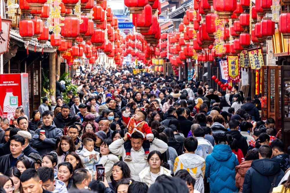 乙巳春节假期回眸：节庆显活力 四海年味长