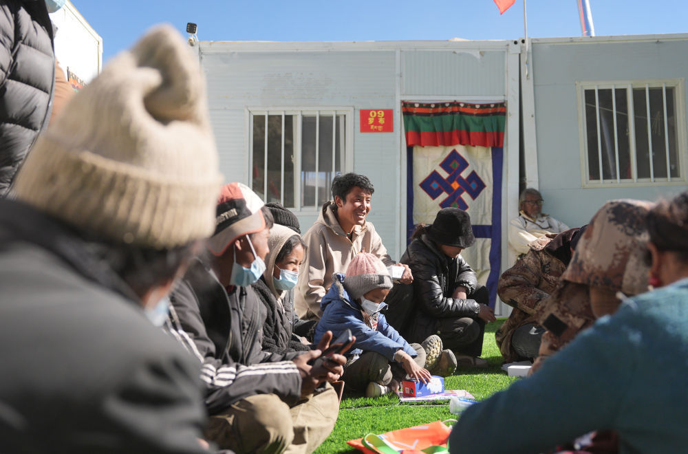 希望永在——定日古荣村的“守家人” 希望永在——定日古荣村的“守家人”