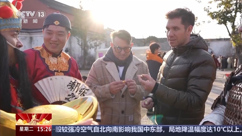 当外国人遇到春节 中国年原来这么美 当外国人遇到春节 中国年原来这么美