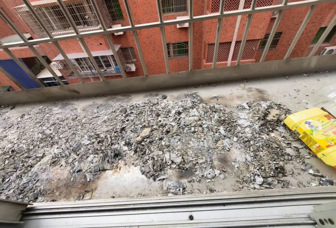 事发厦门一小区!突然起火,很多人家里都有…… 事发厦门一小区!突然起火,很多人家里都有……