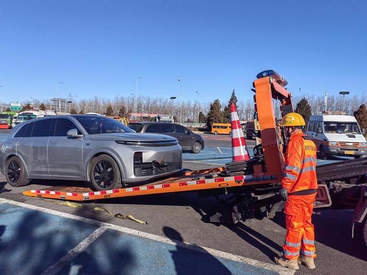 春节假期北京高速路保洁、巡视里程双破2万公里 春节假期北京高速路保洁、巡视里程双破2万公里