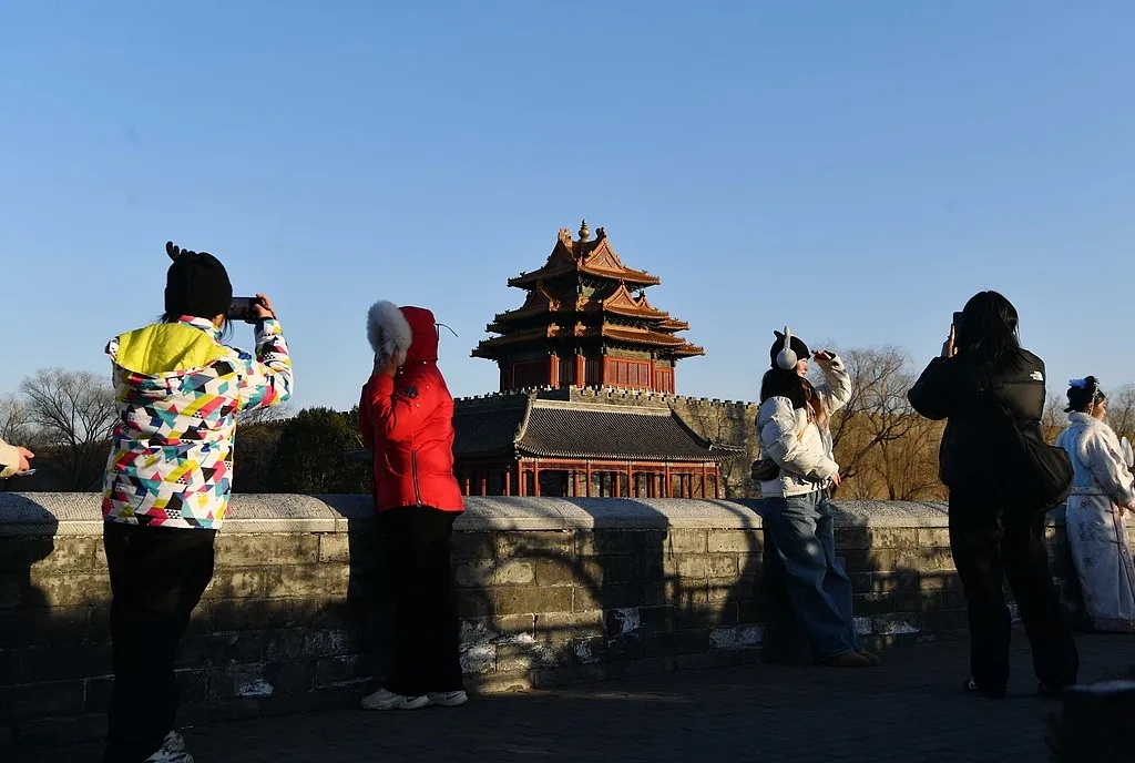 蛇年首场寒潮来袭！局地阵风可达9级以上