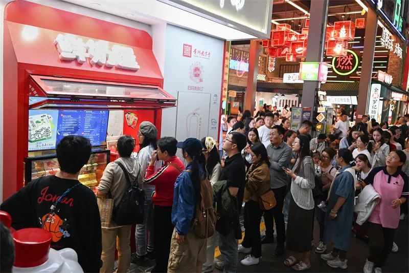 “首发”,火了! “首发”,火了!