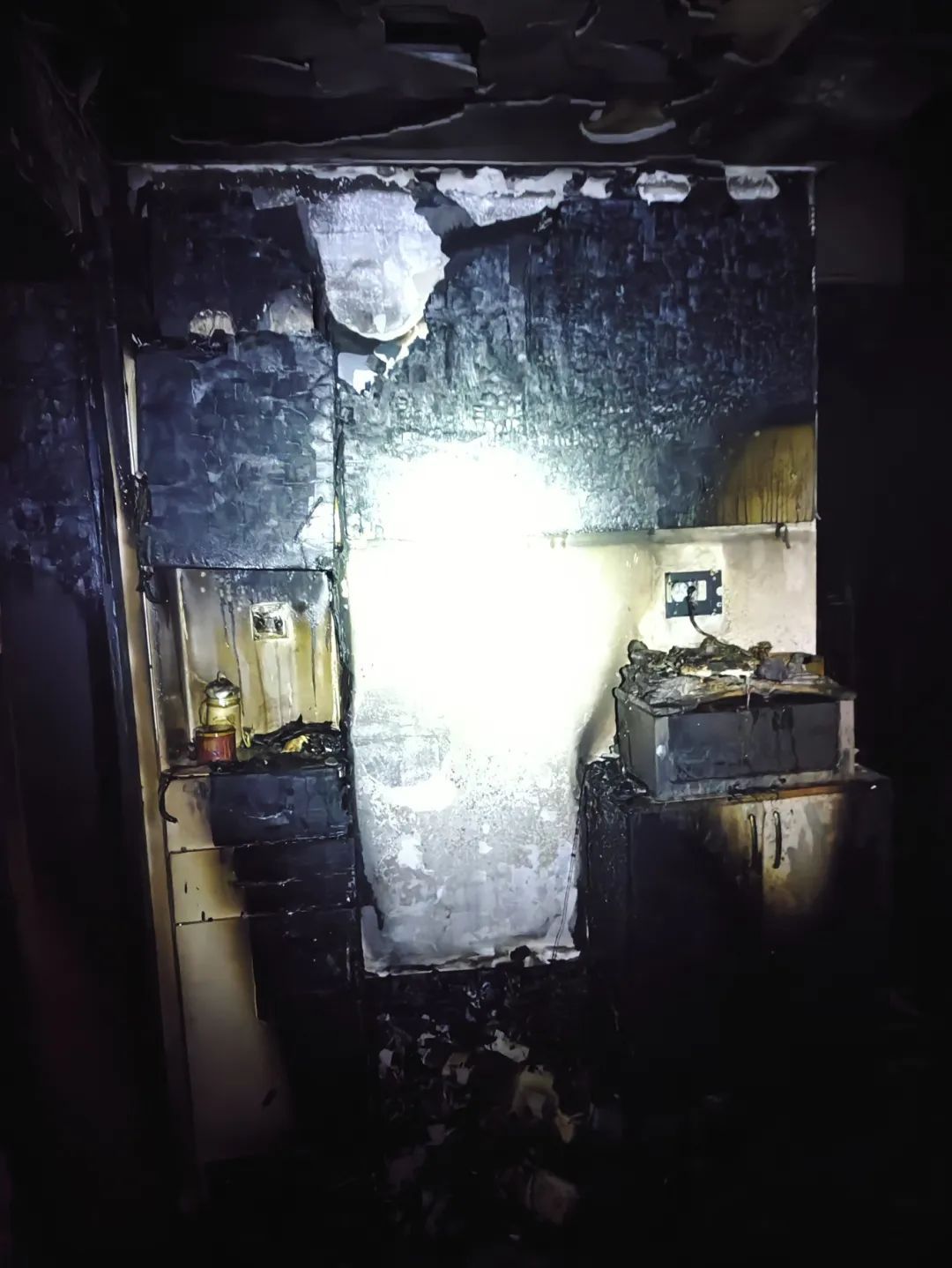 事发厦门一小区!突然起火,很多人家里都有…… 事发厦门一小区!突然起火,很多人家里都有……