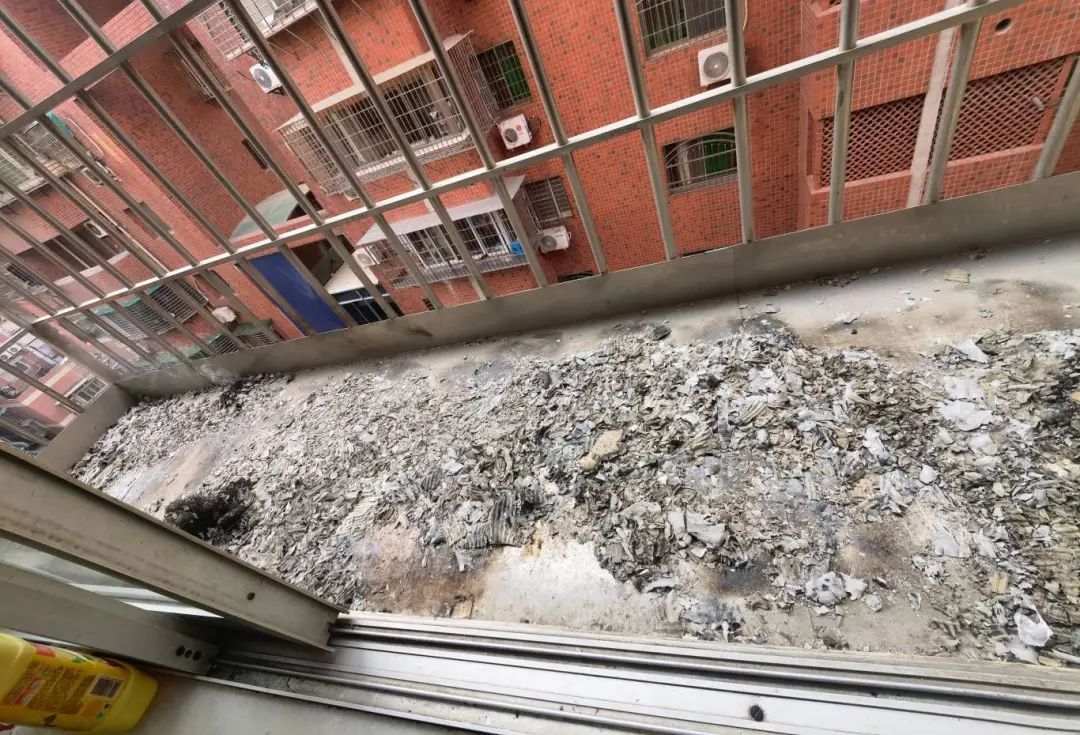 事发厦门一小区!突然起火,很多人家里都有…… 事发厦门一小区!突然起火,很多人家里都有……