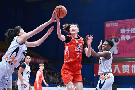 基本坐稳常规赛冠军 川女篮新年大胜 基本坐稳常规赛冠军 川女篮新年大胜