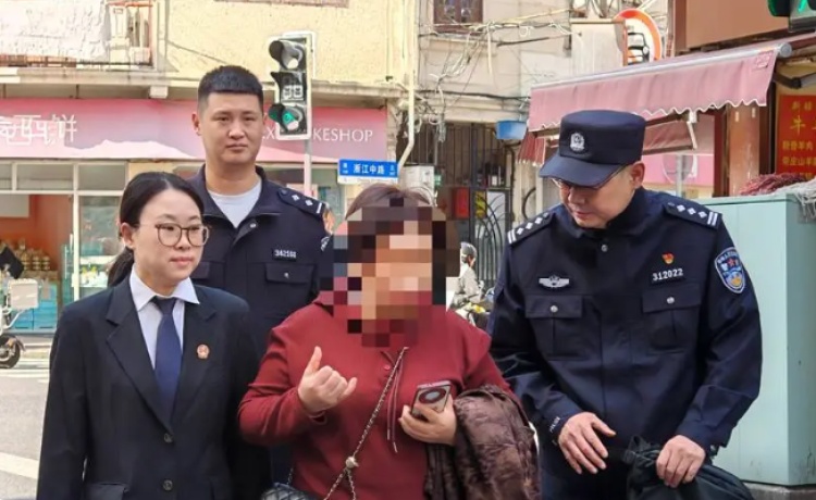 女子拒还26万元彩礼！面对拘留，竟让母亲“先关进去”……