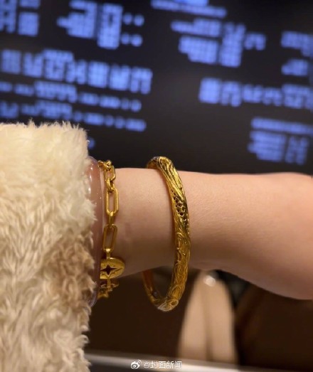 5年前哪吒联名金手镯火了 消费者求返场:后悔当初没买 5年前哪吒联名金手镯火了 消费者求返场:后悔当初没买