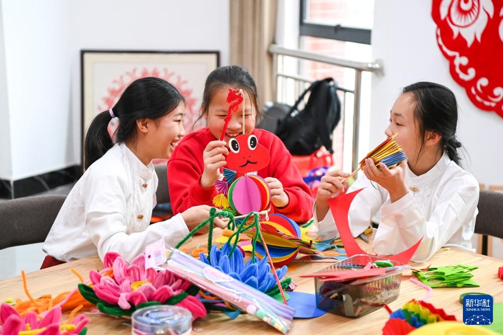 广西兴业：寒假做手工 共迎元宵节