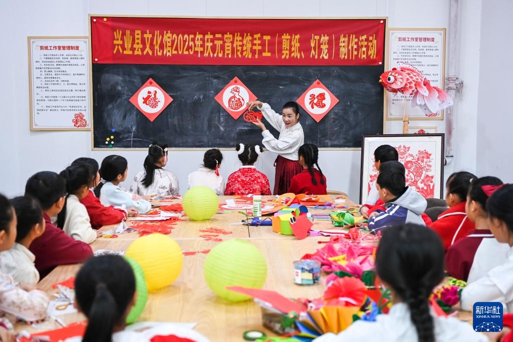 广西兴业：寒假做手工 共迎元宵节