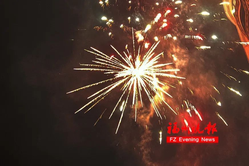 拘留!赔偿近8万元!闽侯16岁少年放烟花惹祸! 拘留!赔偿近8万元!闽侯16岁少年放烟花惹祸!