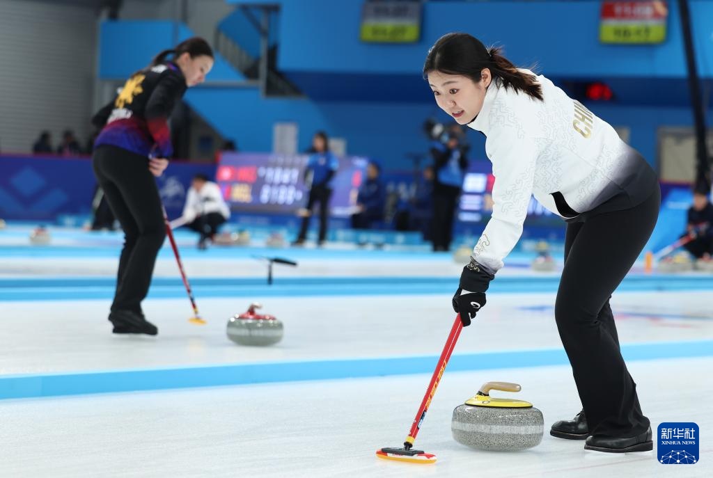 亚冬会冰壶——混双循环赛:中国队胜卡塔尔队 亚冬会冰壶——混双循环赛:中国队胜卡塔尔队