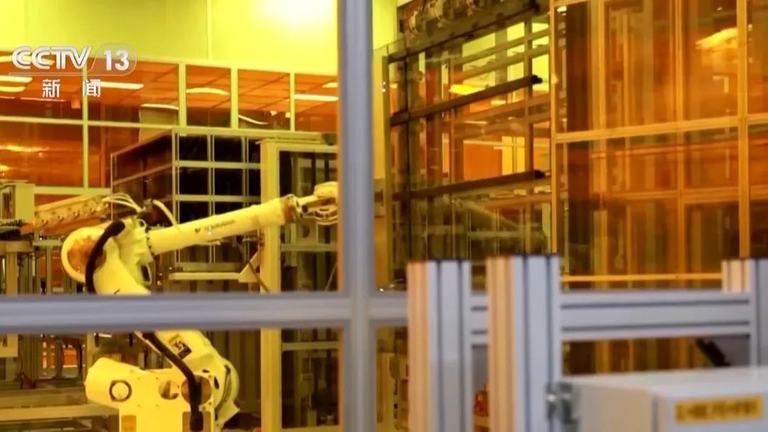 这个春节,机器狗很“忙”! 这个春节,机器狗很“忙”!