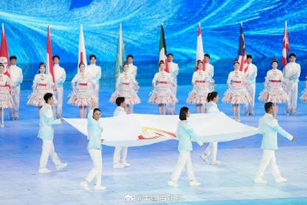 亚奥理事会会旗入场 本届亚冬会参赛规模创历史之最 亚奥理事会会旗入场 本届亚冬会参赛规模创历史之最