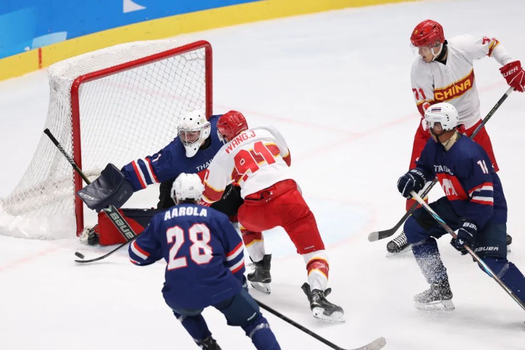 短道速滑首日中国队全项晋级 冰壶混双中国组合无缘决赛