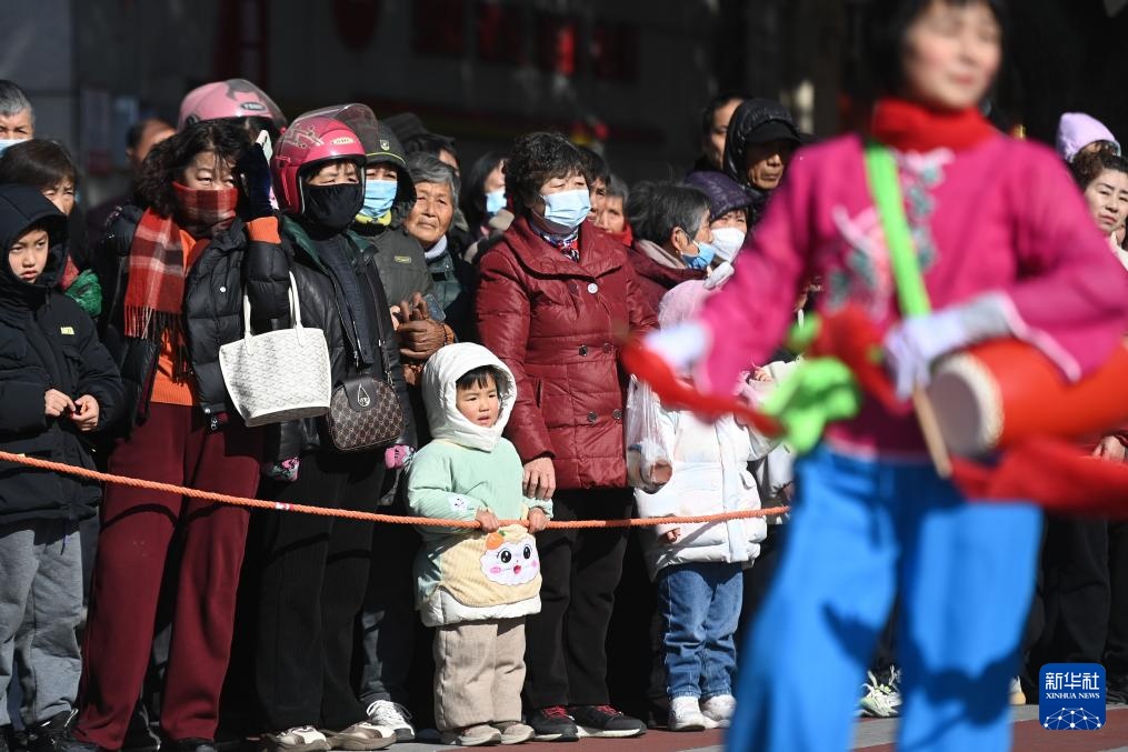 浙江湖州：江南水乡“踩街”迎元宵