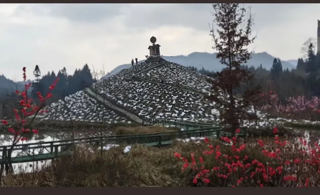 棉花当雪、肥皂水“降雪”...成都高仿“雪村”引争议！景区回应