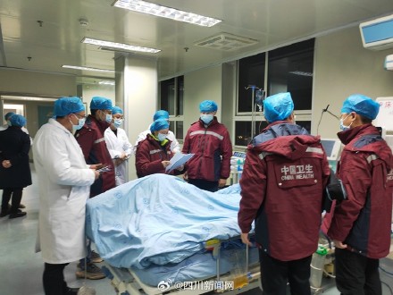 驰援宜宾 华西医院紧急医学救援队抵达