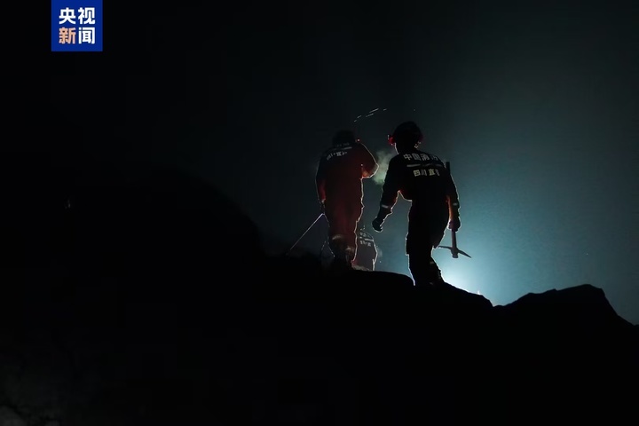 四川筠连突发山体滑坡险情，救援现场最新情况→