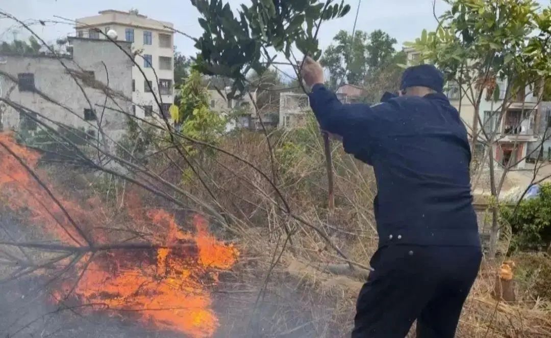 一男子眼球被烟花炸伤需摘除 一男子眼球被烟花炸伤需摘除