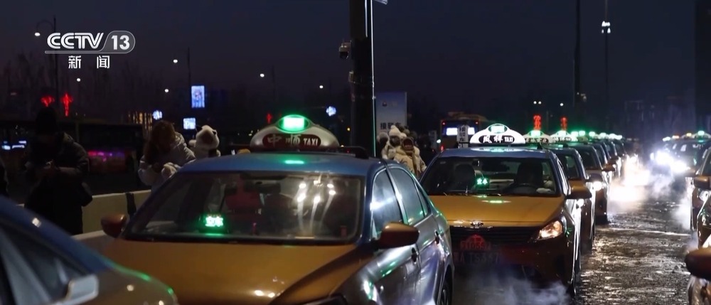 好嗨哟!夜幕哈尔滨 这些地方灯火通明→ 好嗨哟!夜幕哈尔滨 这些地方灯火通明→