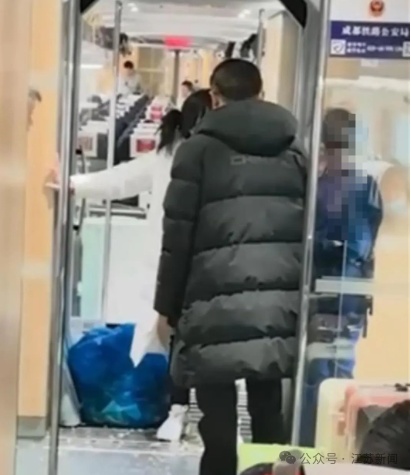 高铁上买到过期的方便面?官方回应! 高铁上买到过期的方便面?官方回应!