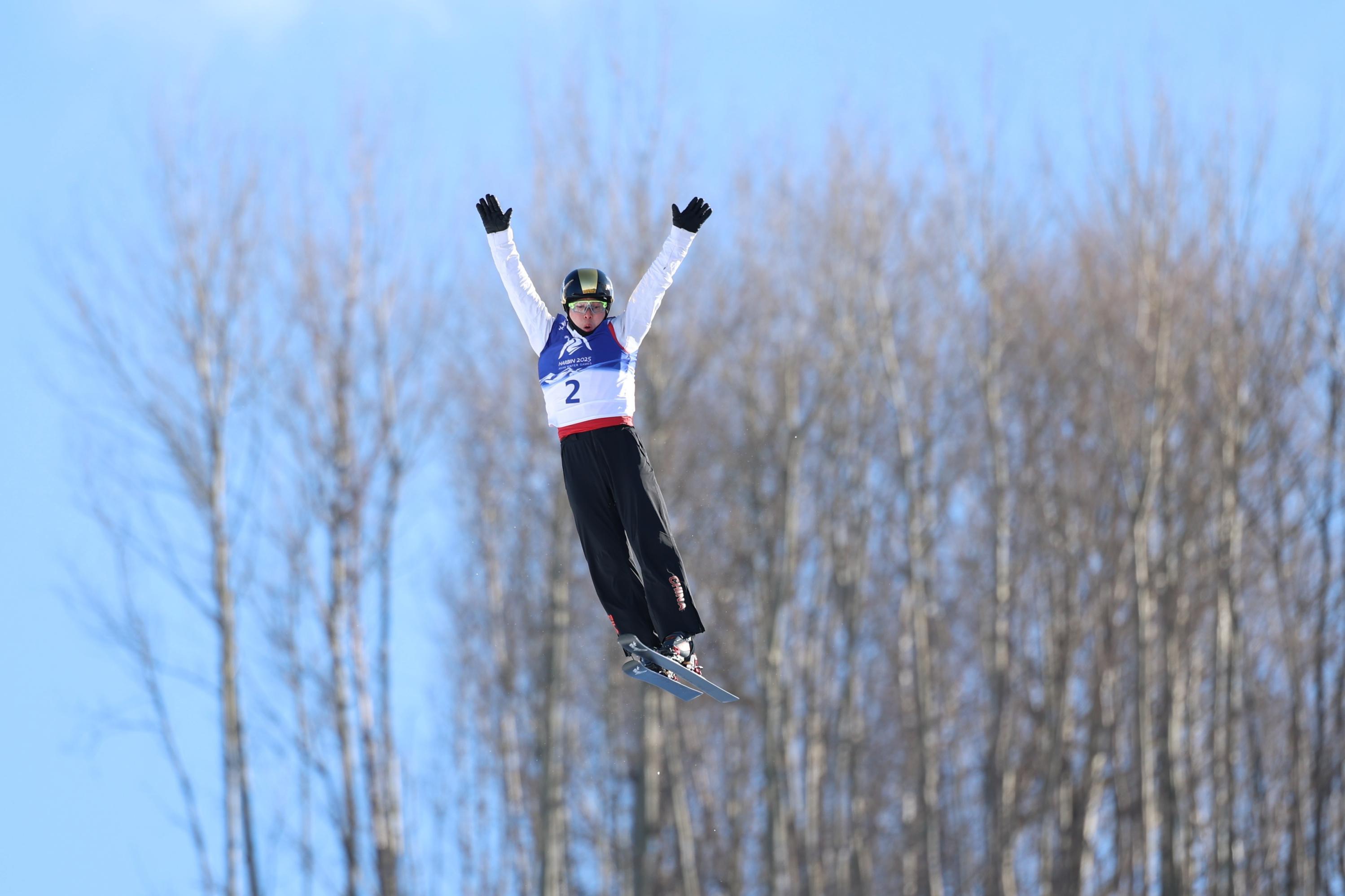 包揽前三！男子空中技巧李心鹏、杨龙啸、齐广璞分获前三！