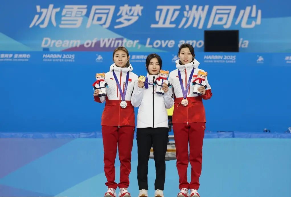 亚冬会短道速滑项目全部结束：比韩国少拿4金，但斗志昂扬，米兰可期