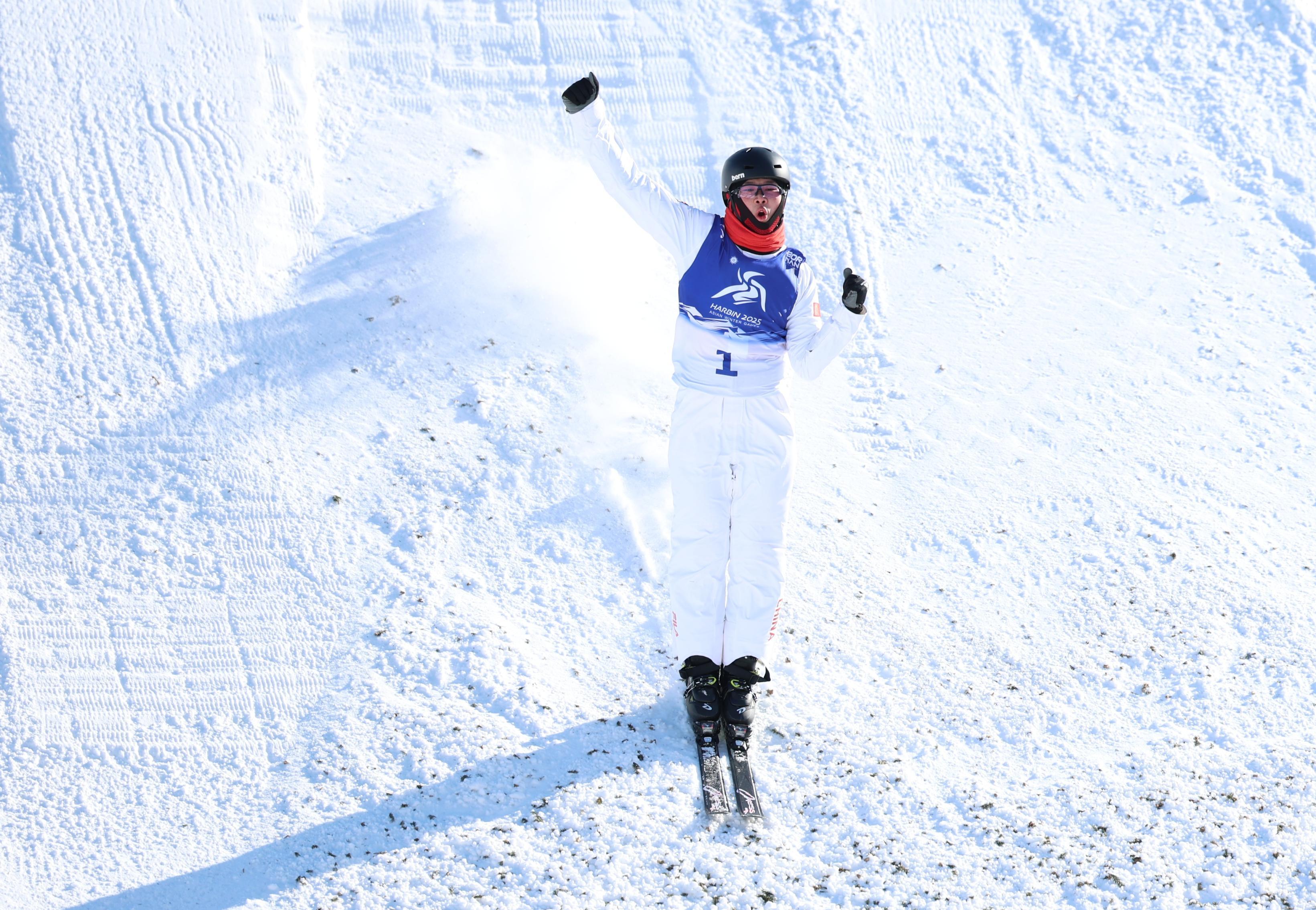 包揽前三！男子空中技巧李心鹏、杨龙啸、齐广璞分获前三！