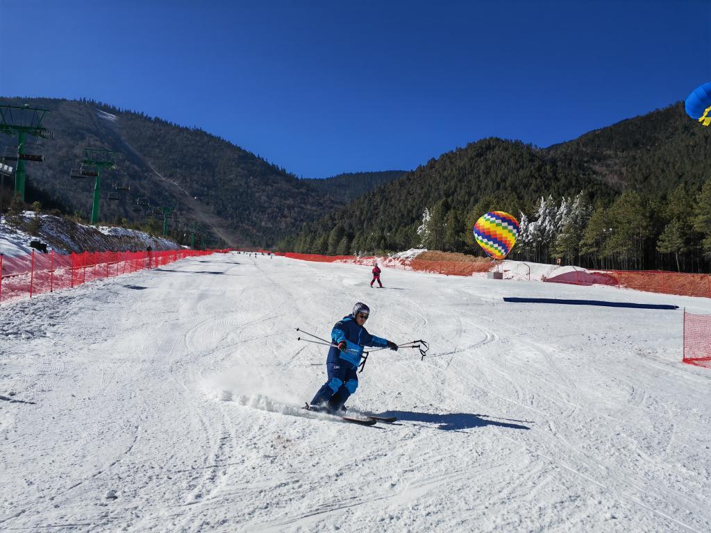 云南：“冰雪游”火热吸引东南亚游客