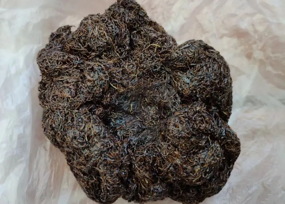 方向盘中藏“卡苦”，货车误入歧途