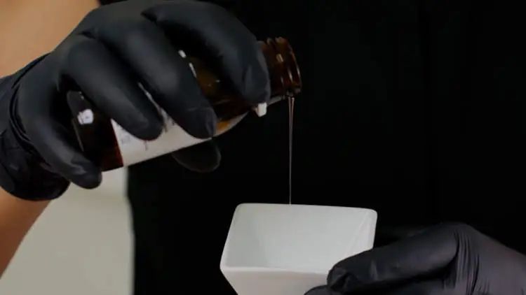 起初只是做了98元的护理，程序员竟背上巨额债务！三个月充卡近24万…