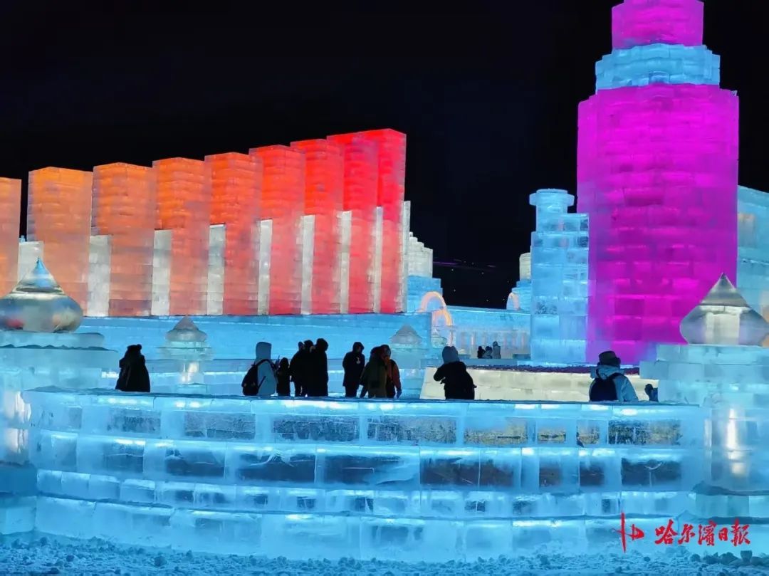 新纪录！冰雪大世界运营52天接待游客量突破300万人次