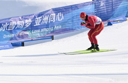 中国队越野滑雪男子4×7.5公里接力夺金 中国队越野滑雪男子4×7.5公里接力夺金